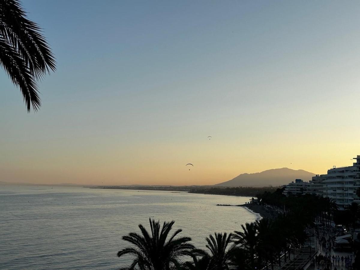 Marbella Beachfront Apartment Exteriör bild