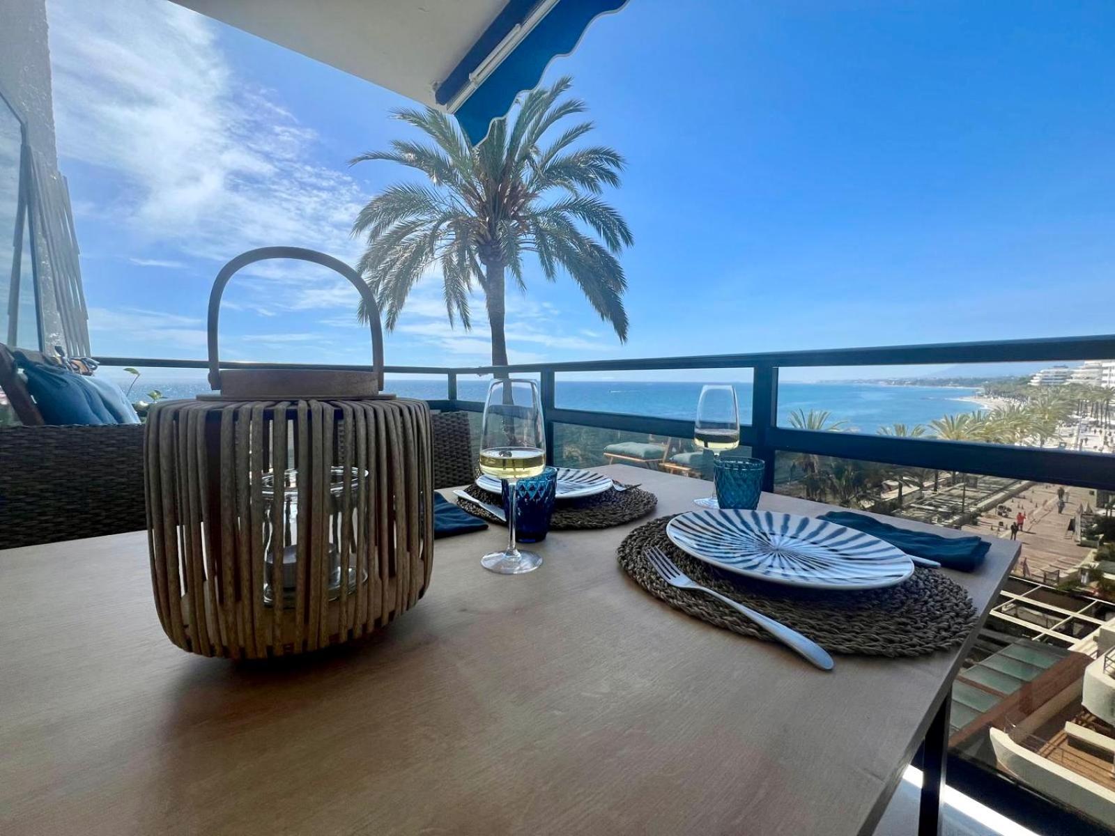 Marbella Beachfront Apartment Exteriör bild