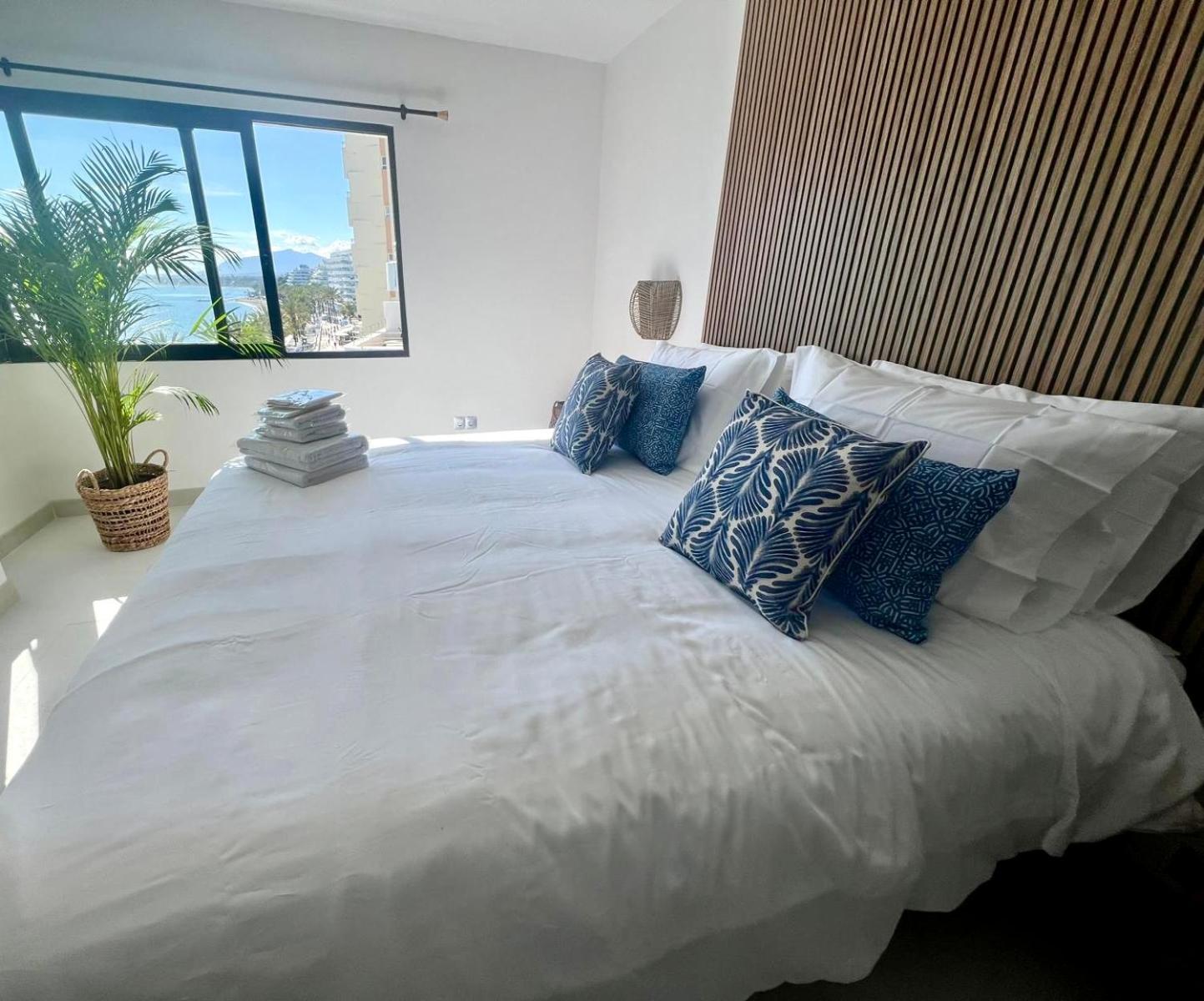 Marbella Beachfront Apartment Exteriör bild