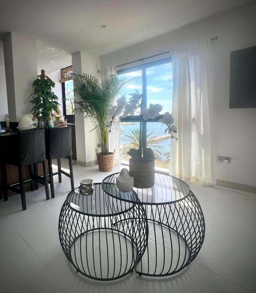 Marbella Beachfront Apartment Exteriör bild