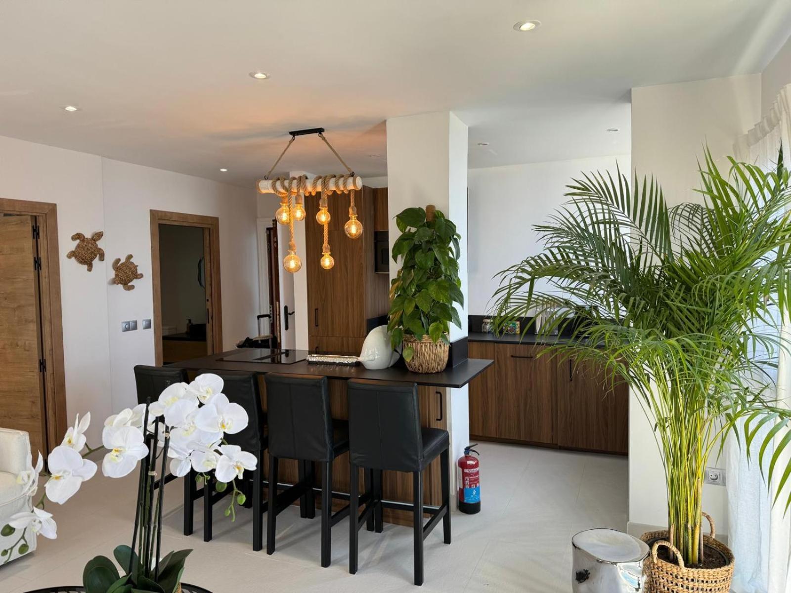 Marbella Beachfront Apartment Exteriör bild