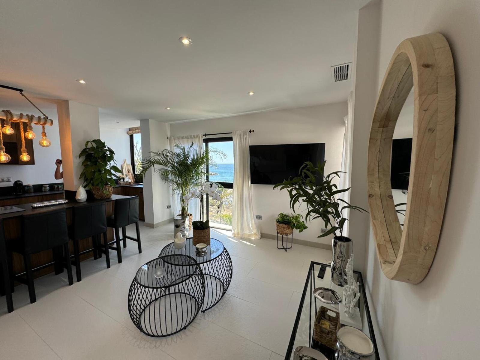 Marbella Beachfront Apartment Exteriör bild